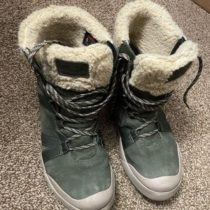 Women’s Keen Elle Winter insulated boot size 10
